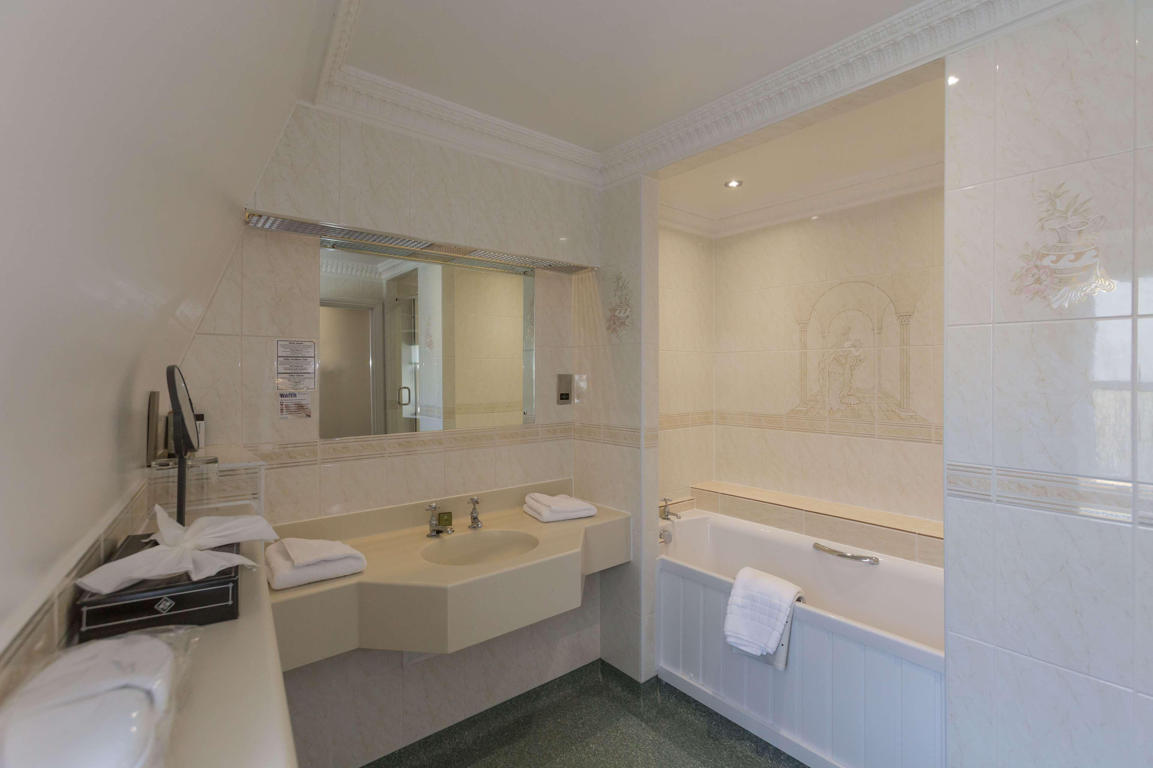 Best Western Moores Central Hotel Saint Peter Port Εξωτερικό φωτογραφία